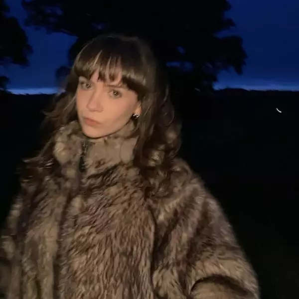 Sasha Lee releases emotionally candid single ‘Not As Advertised’