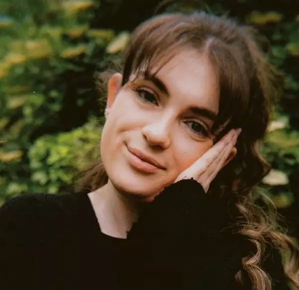 Emily Alice shares luminous new single ‘Muse’