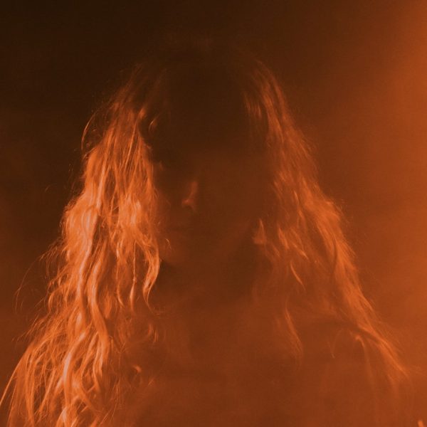 Emma Tea sets emotions alight with blistering new single ‘House on Fire’