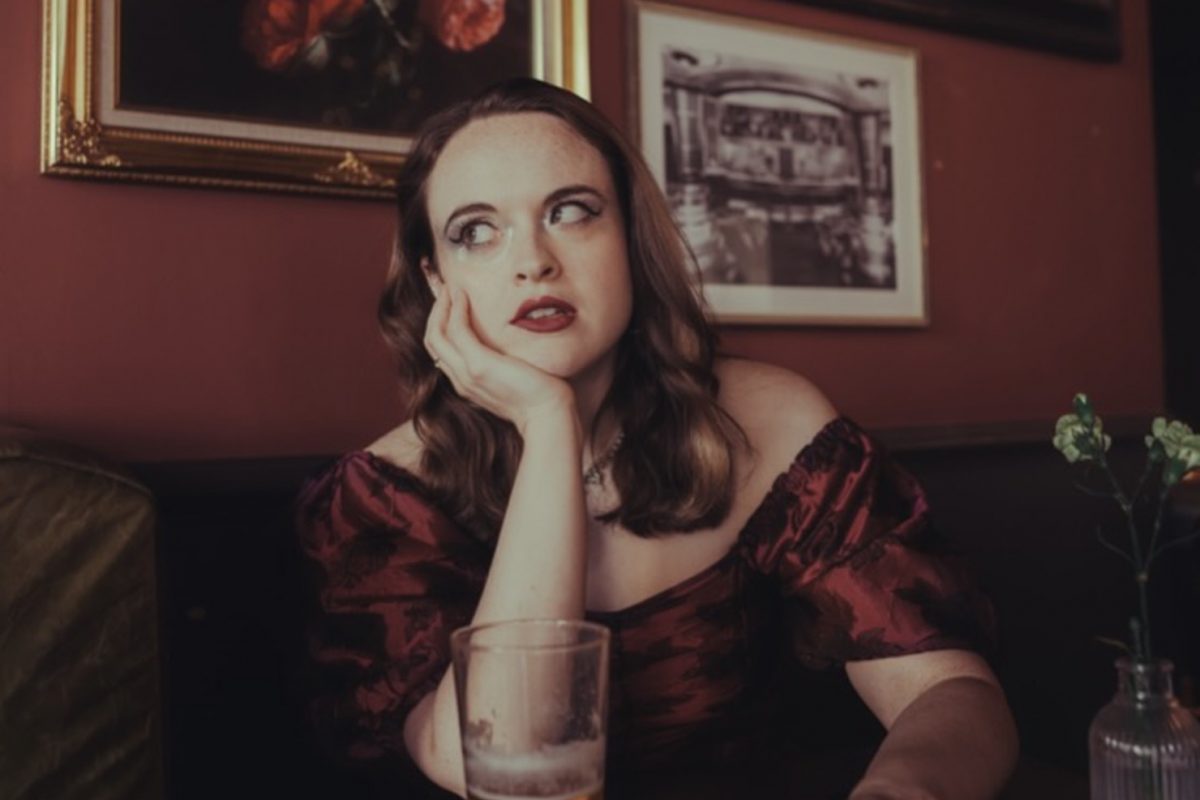 Poesie shares infectious new single ‘Lost Romantic’