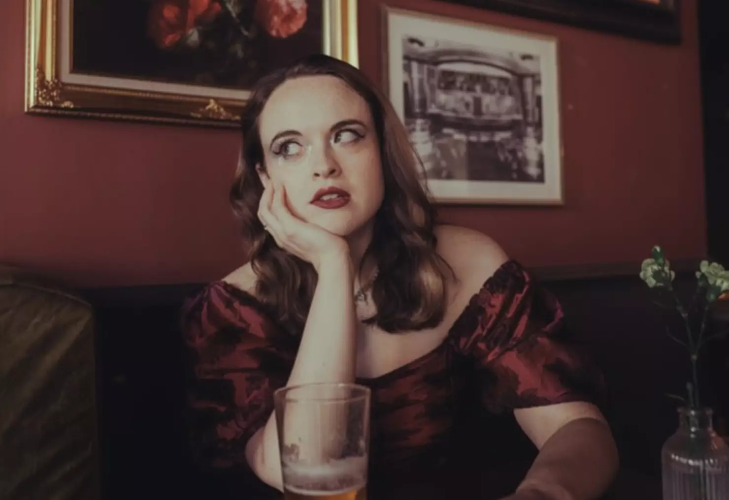 Poesie shares infectious new single ‘Lost Romantic’