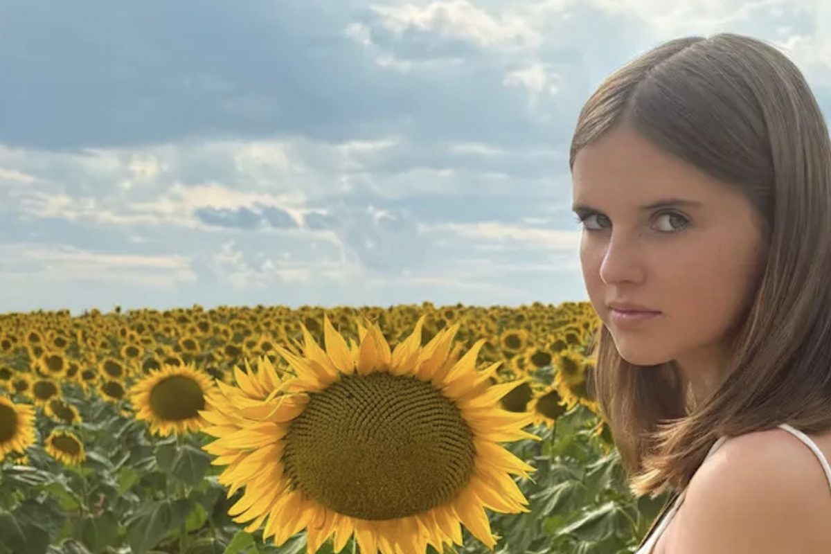 Evelyn Cornell to release debut single ‘Seventeen’ in October