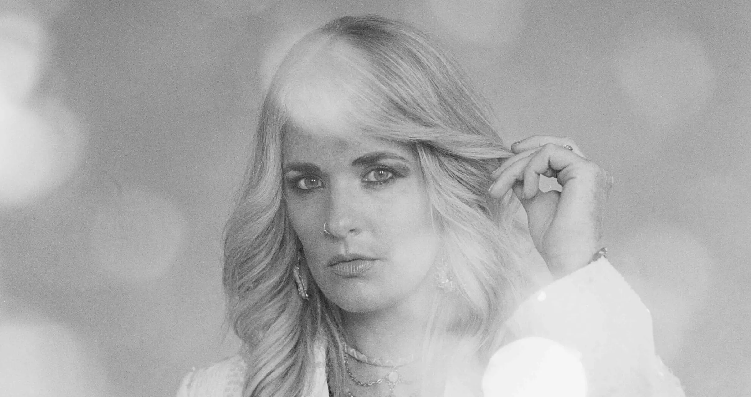Elles Bailey announces new album Can’t Take My Story Away with single ‘Growing Roots’