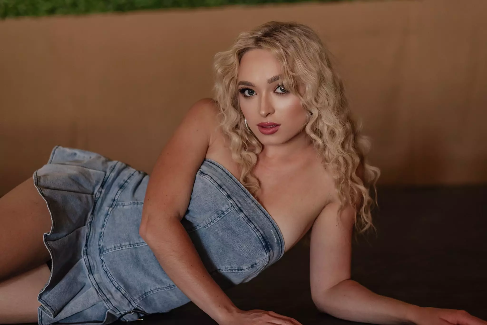 Stella Lain celebrates sparkle and strength with debut EP ‘Stella’