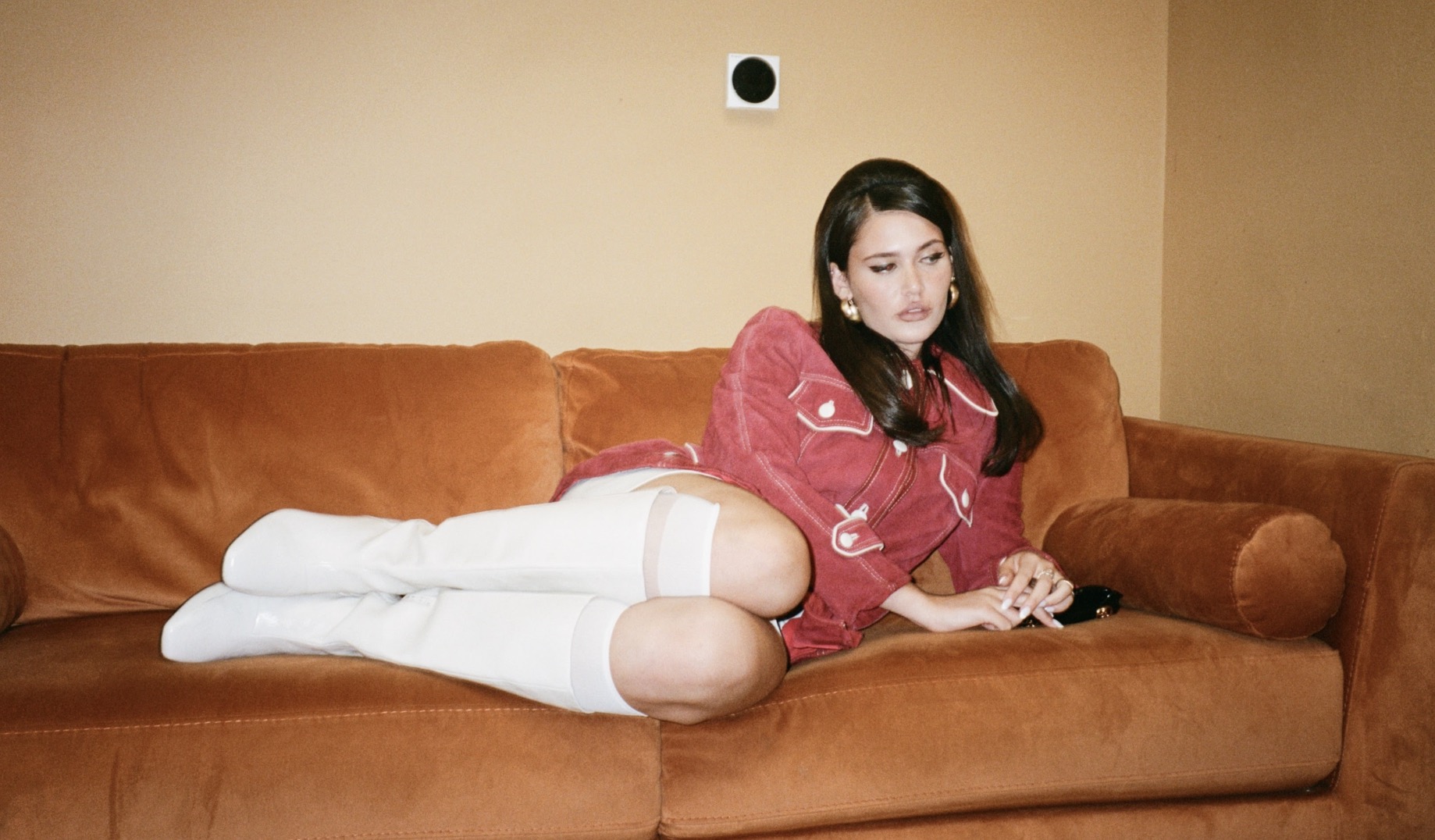 Sienna Spiro shares powerful new single ‘Die On This Hill’