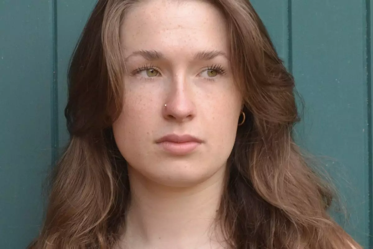 Isla Mae shines with emotional honesty on new EP Some Form of Art