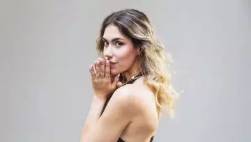 Natalie Shay artist image