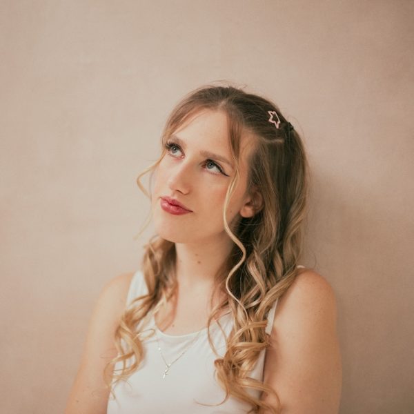 Klaudia artist press photo