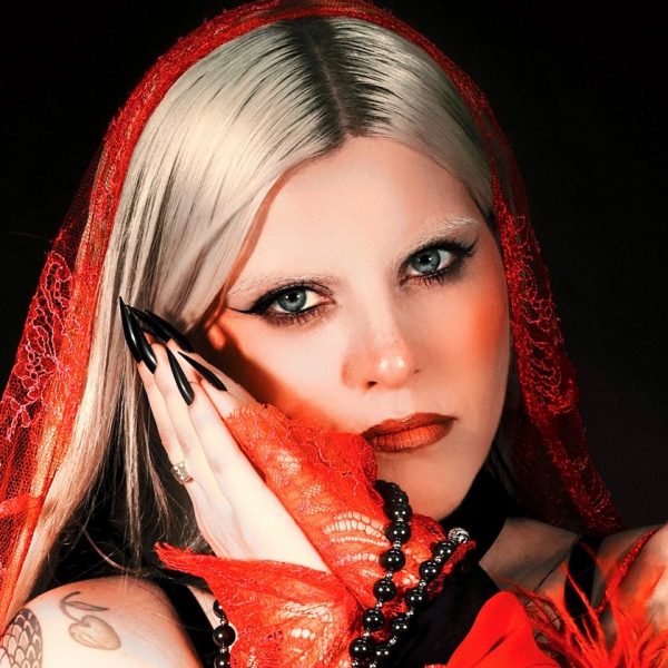Catty artist photo