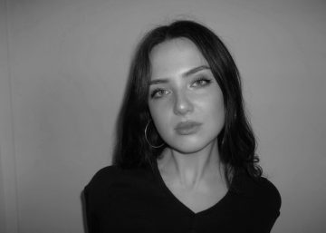 Dea Doyle press photo