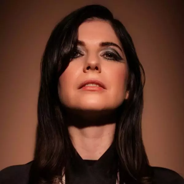 Roxanne de Bastion photograph