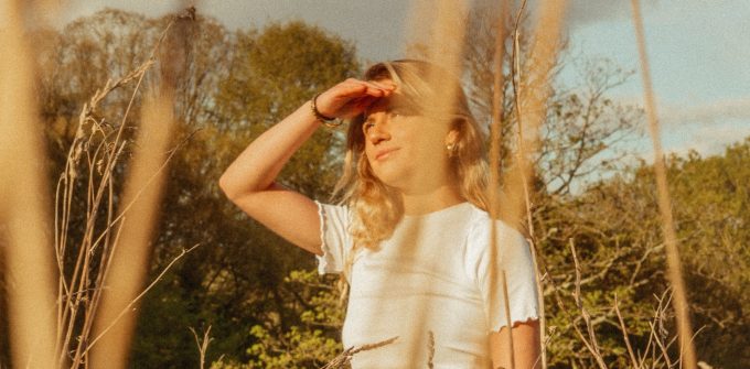 Molly Wishart Dear Daisy press photo