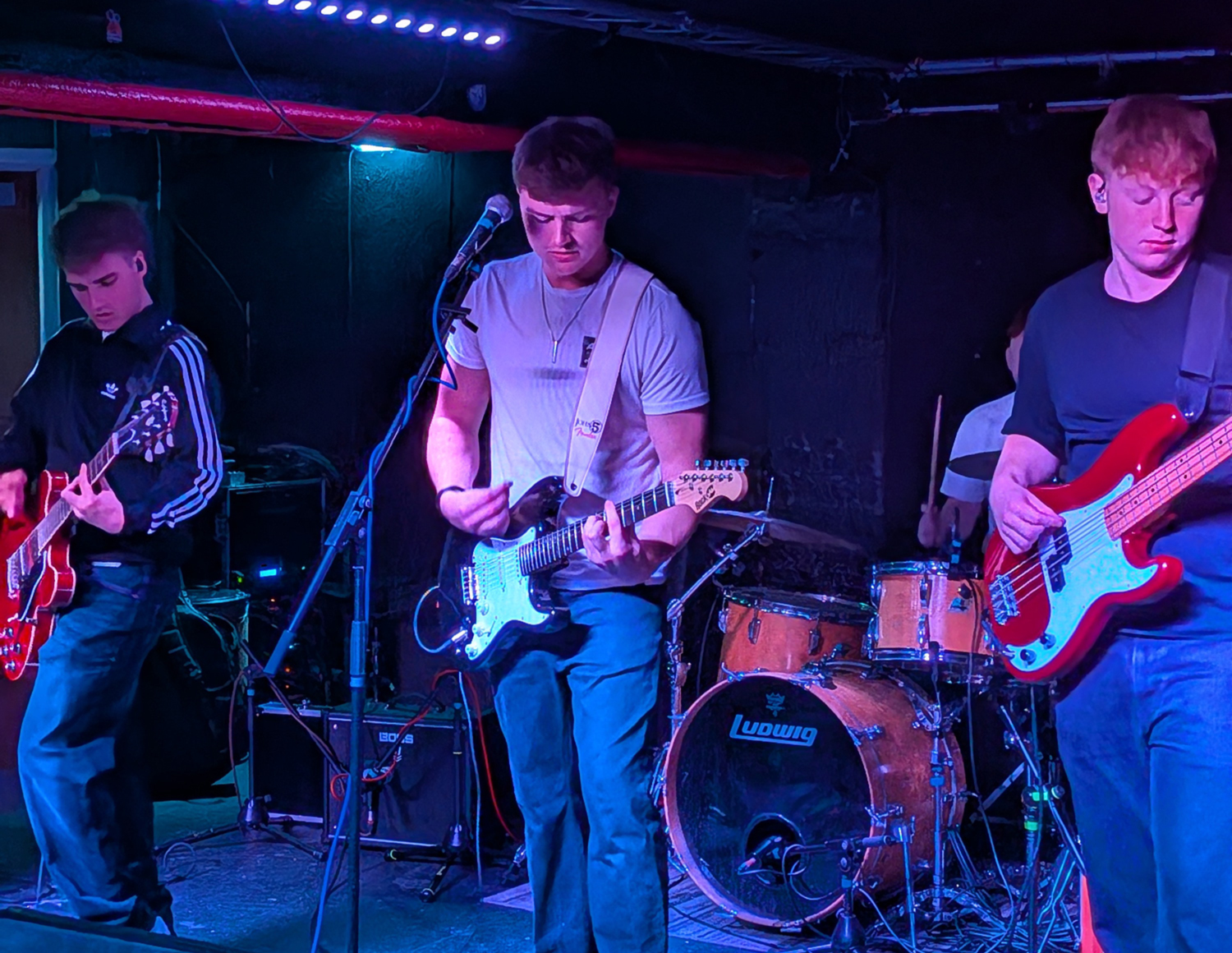 Route 86 playing at Sidney and Matilda